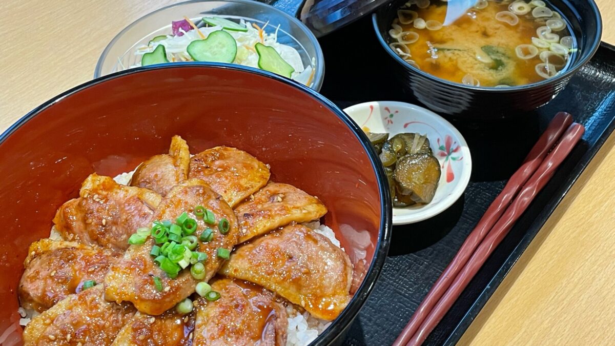 ９月・１０月　丼（どん）・丼（どん）月間です